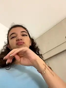 uniquerossie online show from 12/02/25, 08:38