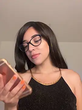 uniquerossie online show from 12/19/25, 07:33