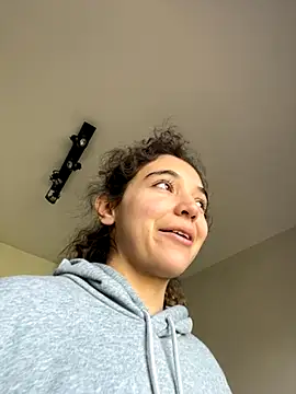 uniquerossie online show from 11/10/25, 10:09