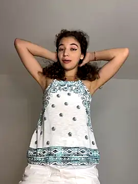 uniquerossie online show from 12/18/25, 08:08