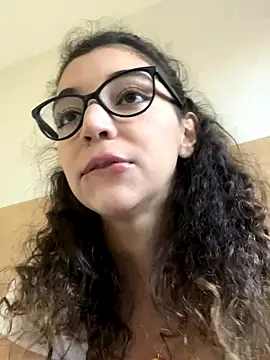 uniquerossie online show from 11/04/25, 09:24