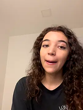 uniquerossie online show from 11/30/25, 09:10