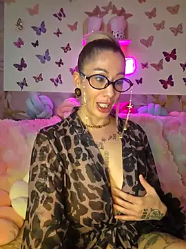 Chachou000 online show from 05/18/26, 05:23