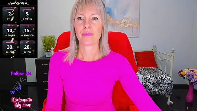 Snapshot of Anita_Tayson chatting on 11/17/25, 07:01 Anita Tayson online show from 11/17/25, 07:01