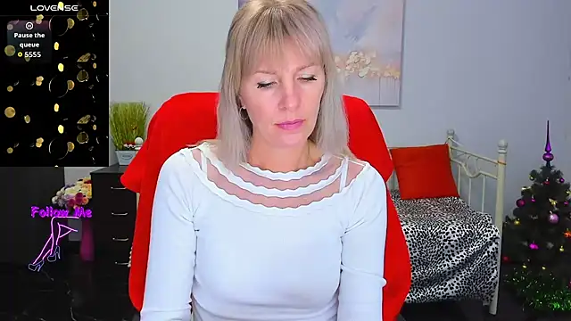 Snapshot of Anita_Tayson chatting on 12/15/25, 07:36 Anita Tayson online show from 12/15/25, 07:36