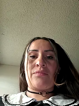 LuisaFernanda170823 online show from 04/04/26, 09:43