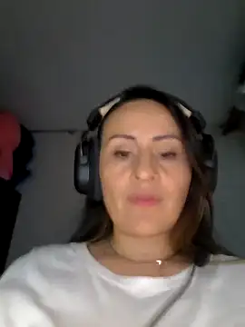 LuisaFernanda170823 online show from 03/26/26, 11:02