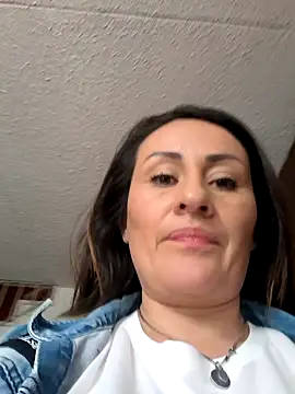 LuisaFernanda170823 online show from 03/25/26, 10:41