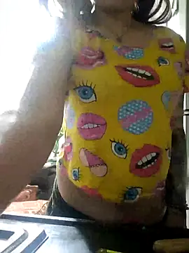 Snapshot of LuisaFernanda170823 chatting on 09/29/25, 12:17 LuisaFernanda170823 online show from 09/29/25, 12:17