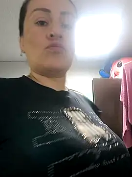 LuisaFernanda170823 online show from 10/25/25, 02:28