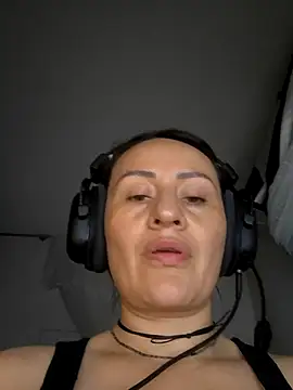 LuisaFernanda170823 online show from 03/09/26, 11:03