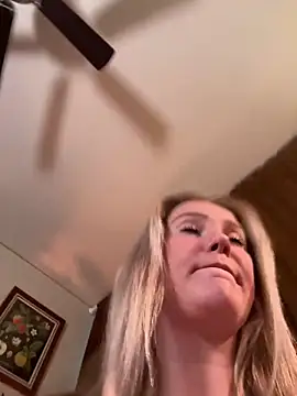 lexi luv online show from 03/04/25, 11:22