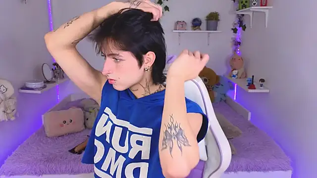 Baby Xian online show from 11/21/25, 07:51