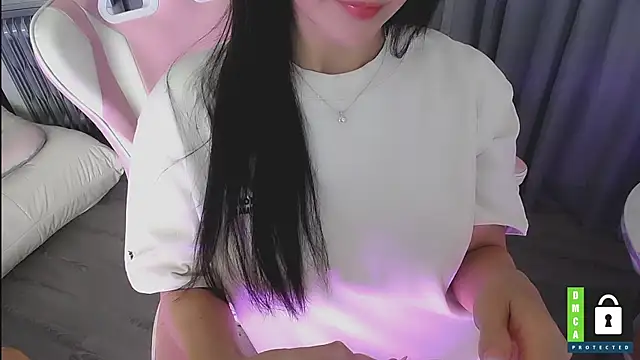 Snapshot of San___San chatting on 01/05/26, 05:27 San San online show from 01/05/26, 05:27