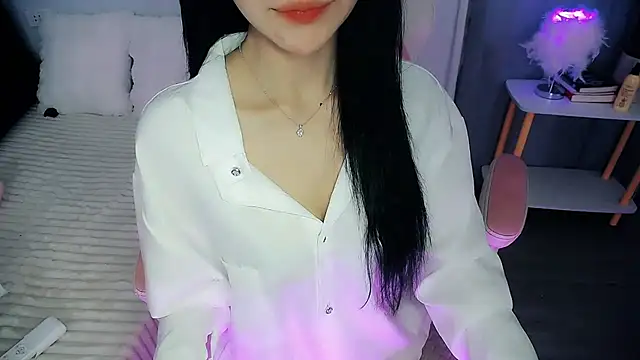 Snapshot of San___San chatting on 04/12/26, 11:46 San San online show from 04/12/26, 11:46