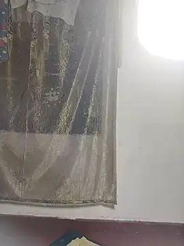 Nishii Girl online show from 10/14/25, 10:31