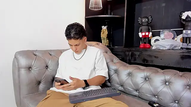 Levy Steve online show from 03/20/25, 05:13