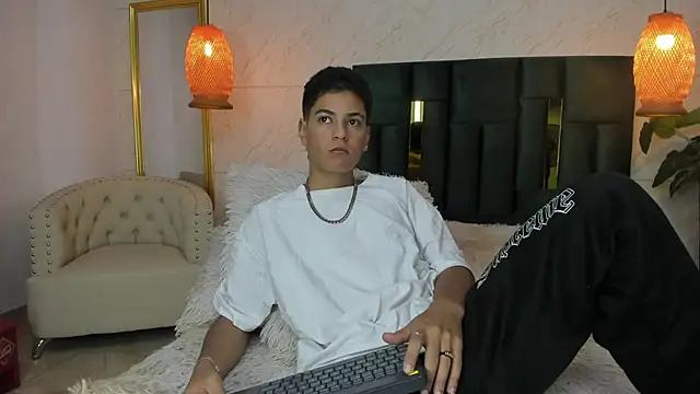 Levy Steve online show from 11/13/25, 03:32