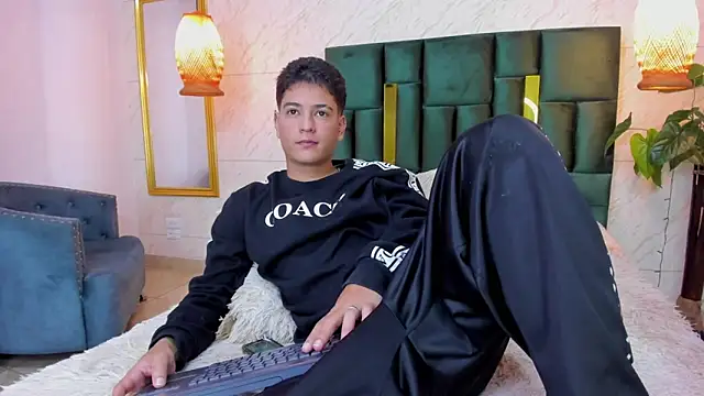 Levy Steve online show from 09/21/25, 03:55