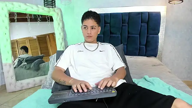 Levy Steve online show from 11/21/25, 08:46