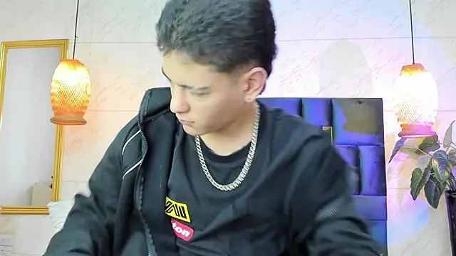 Levy Steve online show from 12/03/25, 04:35