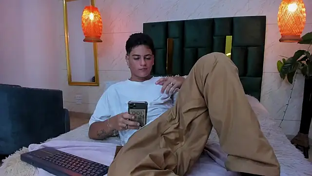 Levy Steve online show from 09/10/25, 04:11