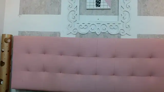 Lindsey8 online show from 03/23/25, 04:49