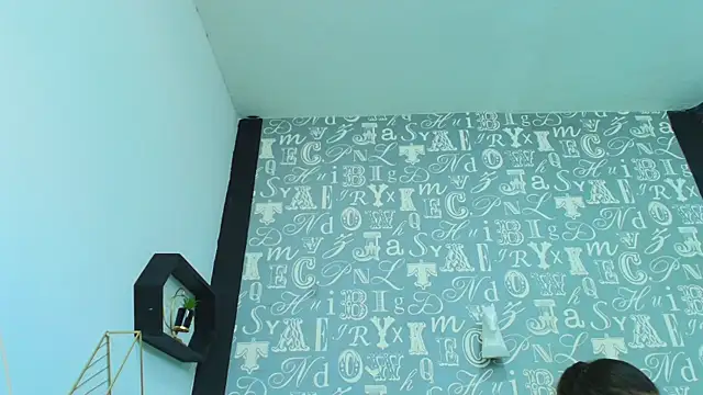 Lindsey8 online show from 10/24/25, 01:10