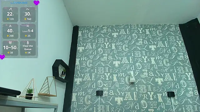 Lindsey8 online show from 11/18/25, 12:30