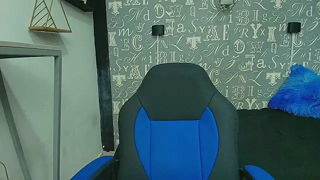 Lindsey8 online show from 09/21/25, 01:38