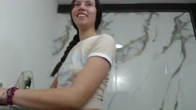 Lindsey8 online show from 04/11/26, 01:04