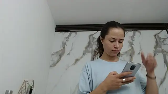 Lindsey8 online show from 03/27/26, 12:17