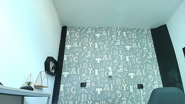 Lindsey8 online show from 11/11/25, 12:55