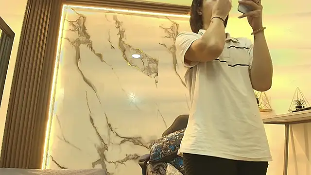 Lindsey8 online show from 02/11/26, 11:21