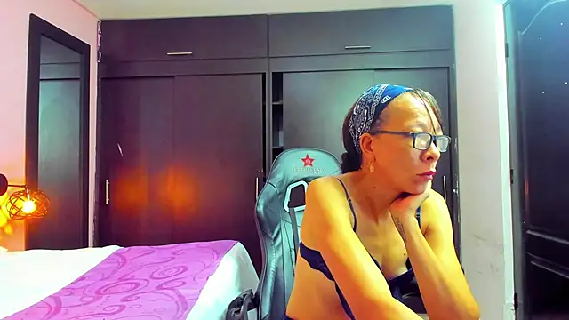 Snapshot of daniela_xue chatting on 03/15/25, 12:04 daniela xue online show from 03/15/25, 12:04