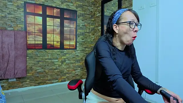 daniela xue online show from 11/11/25, 02:39