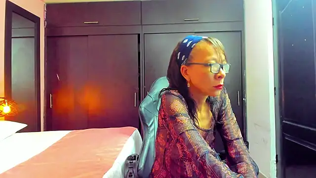 Snapshot of daniela_xue chatting on 03/15/25, 10:44 daniela xue online show from 03/15/25, 10:44