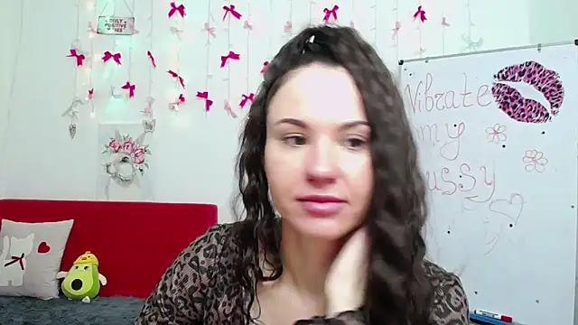 Snapshot of KaraCriegs chatting on 04/30/26, 06:04 KaraCriegs online show from 04/30/26, 06:04