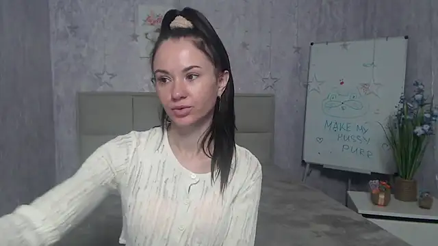 KaraCriegs online show from 11/08/25, 06:33