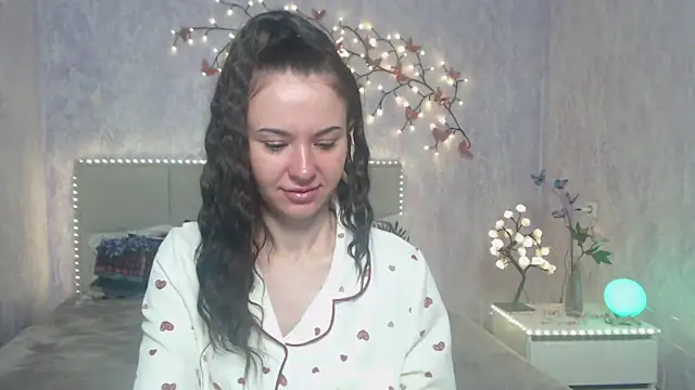 KaraCriegs online show from 03/25/26, 06:18