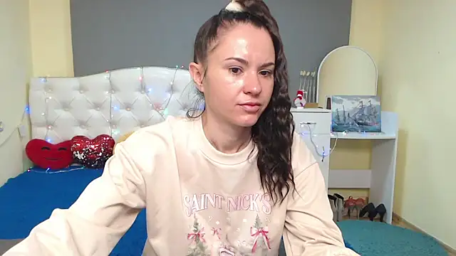 KaraCriegs online show from 12/05/25, 06:50