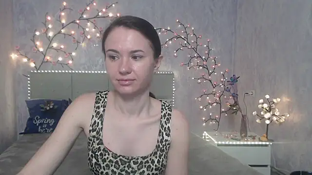 Snapshot of KaraCriegs chatting on 04/23/26, 05:47 KaraCriegs online show from 04/23/26, 05:47