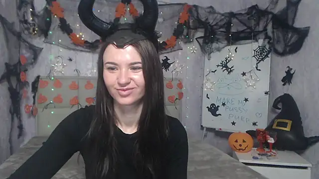 KaraCriegs online show from 10/31/25, 06:37