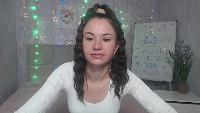 KaraCriegs online show from 10/04/25, 05:14