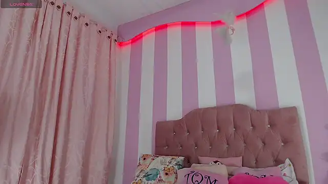 Snapshot of zaleya_mateus chatting on 09/18/25, 11:13 zaleya mateus online show from 09/18/25, 11:13