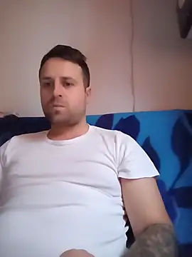 Snapshot of LucianM6 chatting on 12/01/25, 01:01 LucianM6 online show from 12/01/25, 01:01