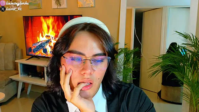 Liam Taylor online show from 10/01/25, 04:06