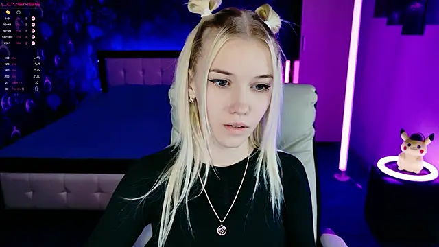 ShhhO O online show from 11/27/25, 01:00