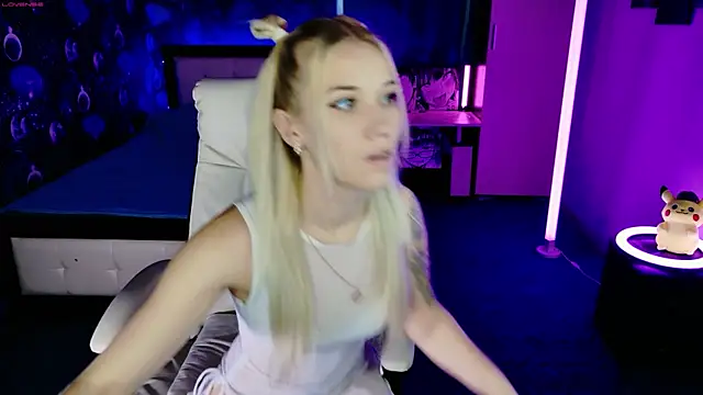 ShhhO O online show from 11/29/25, 12:05