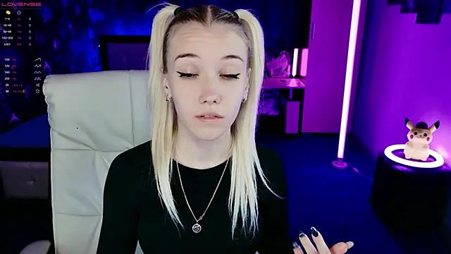 ShhhO O online show from 11/13/25, 04:44